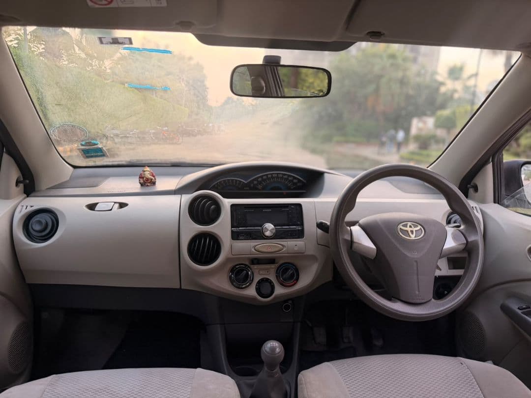 INTERIOR image for TOYOTA ETIOS LIVA G M | Hooter