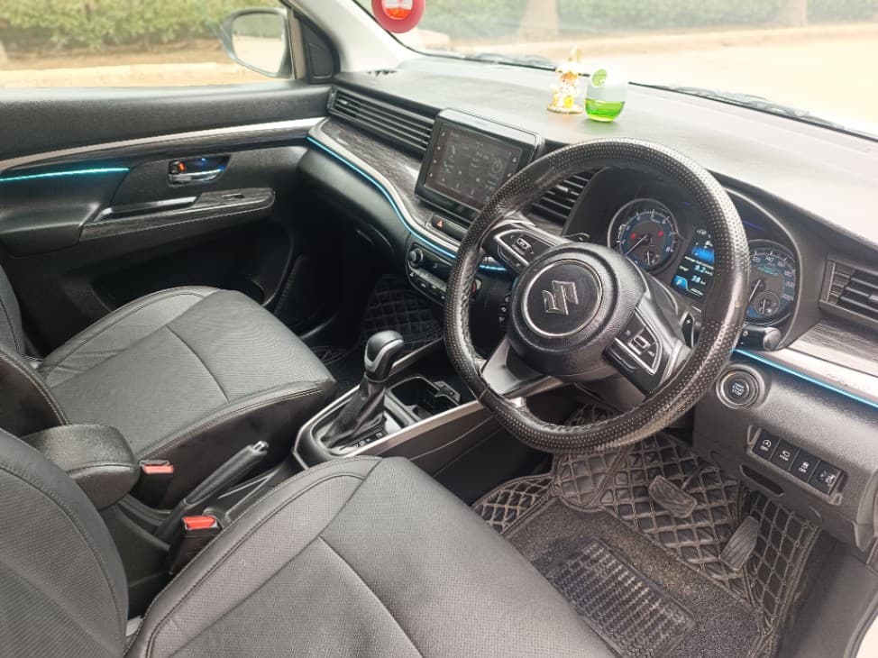 INTERIOR image for XL6 SMART HYBRID ALPHA+ AT