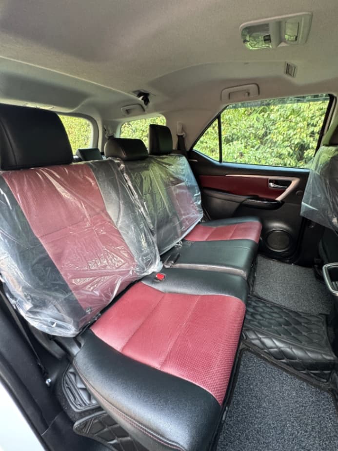 INTERIOR image for 2024 LEGENDER | Hooter