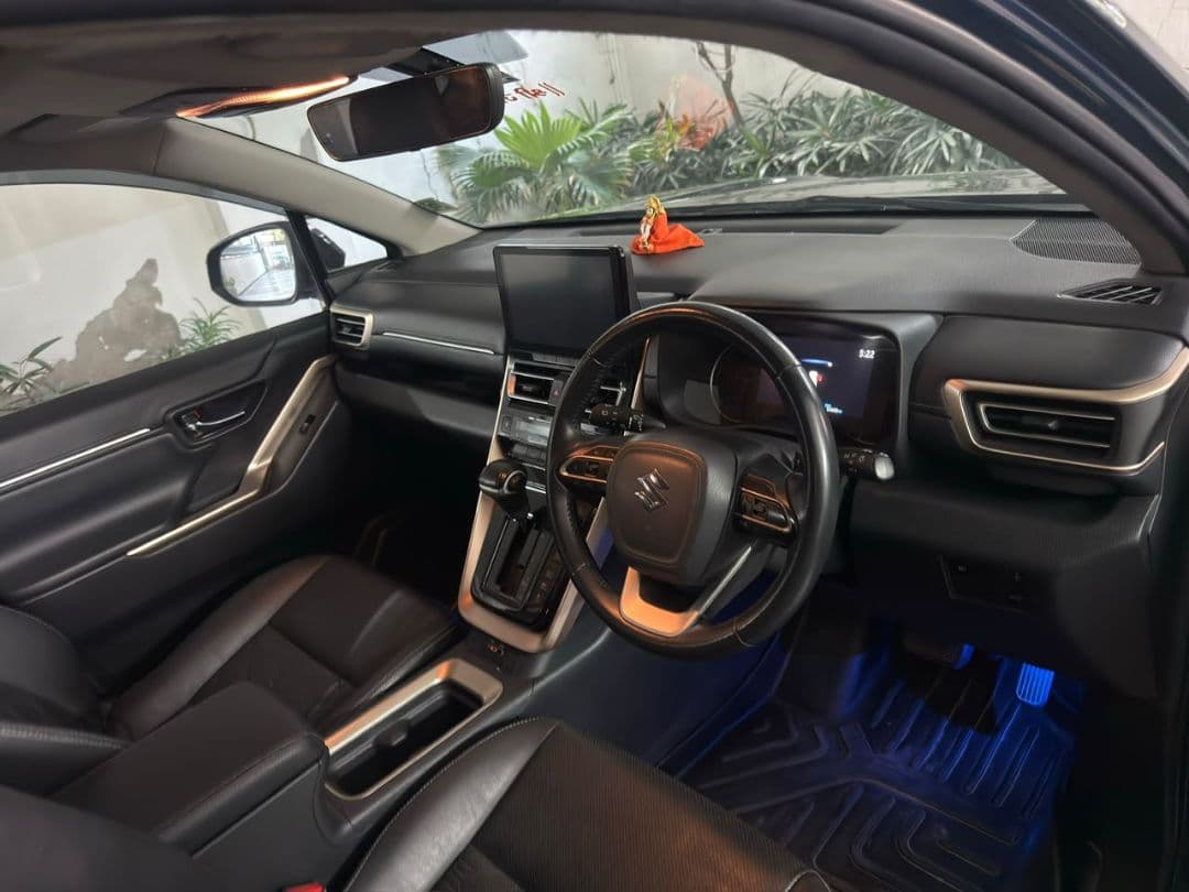 INTERIOR image for Invicto | Hooter
