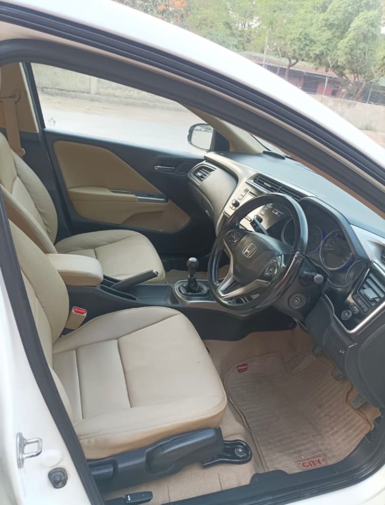 INTERIOR image for CITY 1.5 V MT I-VTEC | Hooter