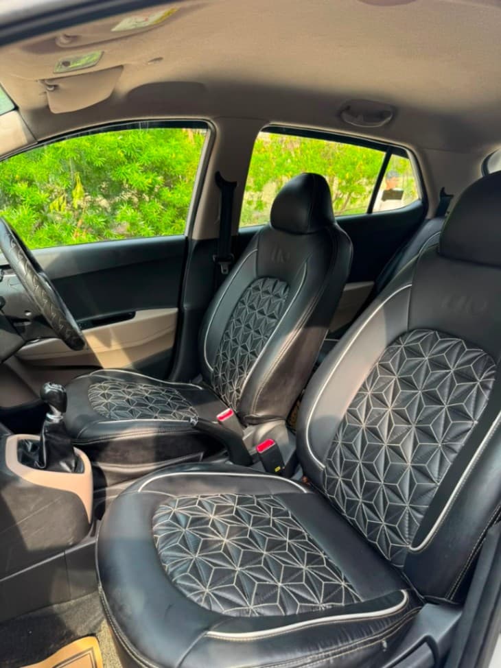 INTERIOR image for GRAND I10 SPORTZ 1.2 | Hooter