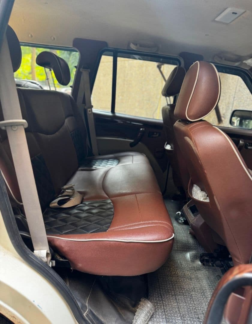 INTERIOR image for MAHINDRA SCORPIO S5 MH 2W 140 | Hooter
