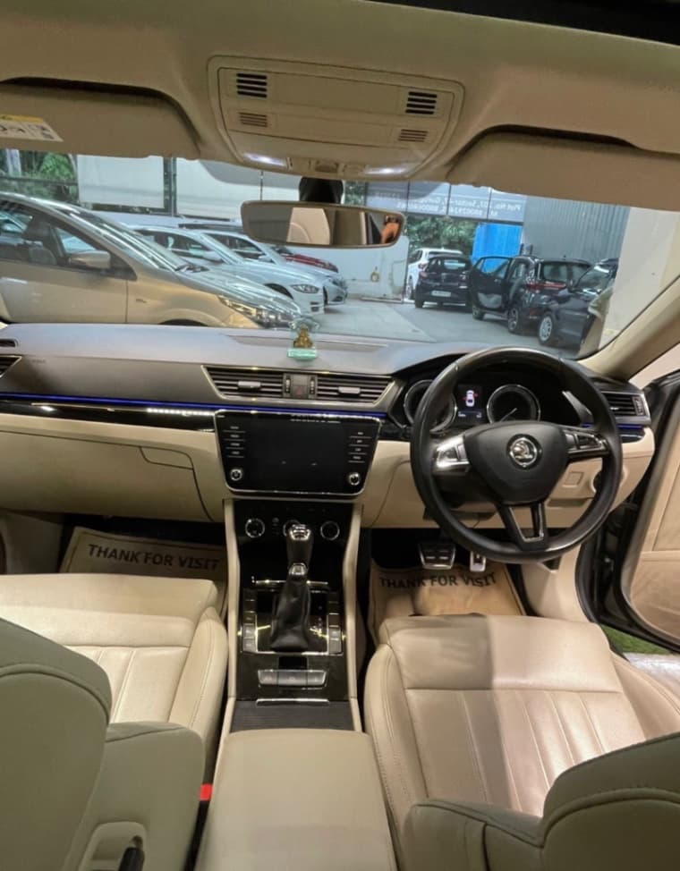 INTERIOR image for SUPERB L & K (132 KW, TSI)