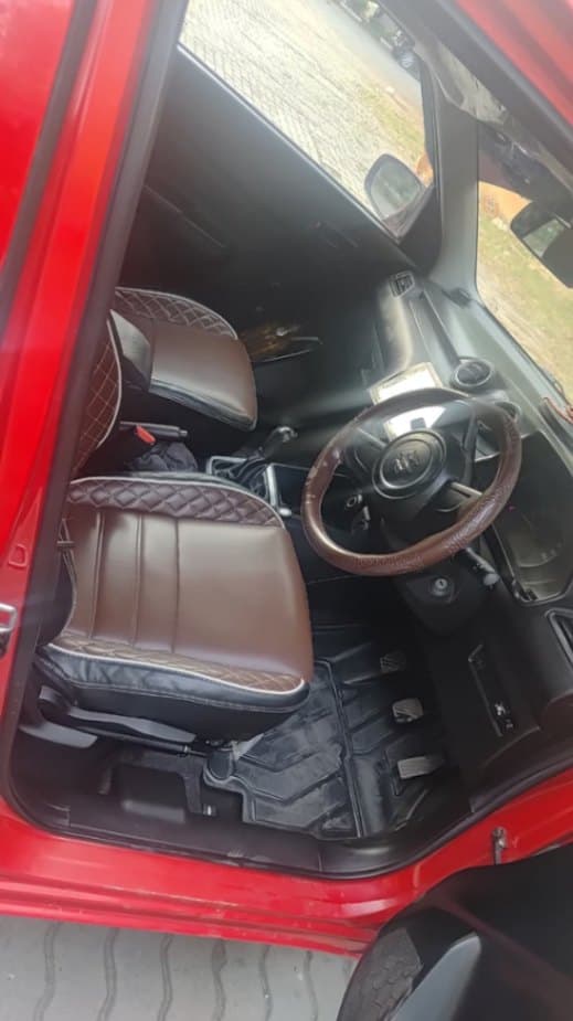 INTERIOR image for MARUTI SWIFT LXI | Hooter