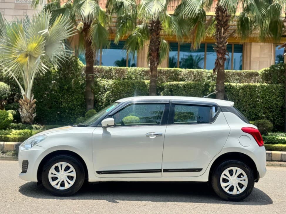 INTERIOR image for MARUTI SWIFT VXI | Hooter