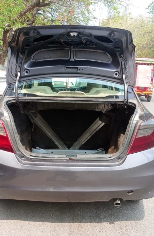 INTERIOR image for AMAZE 1.5 S(O) MT (I-DTEC) | Hooter