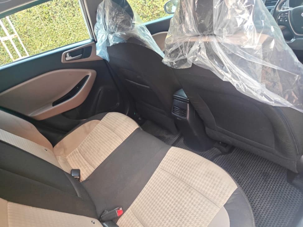 INTERIOR image for I20 | Hooter