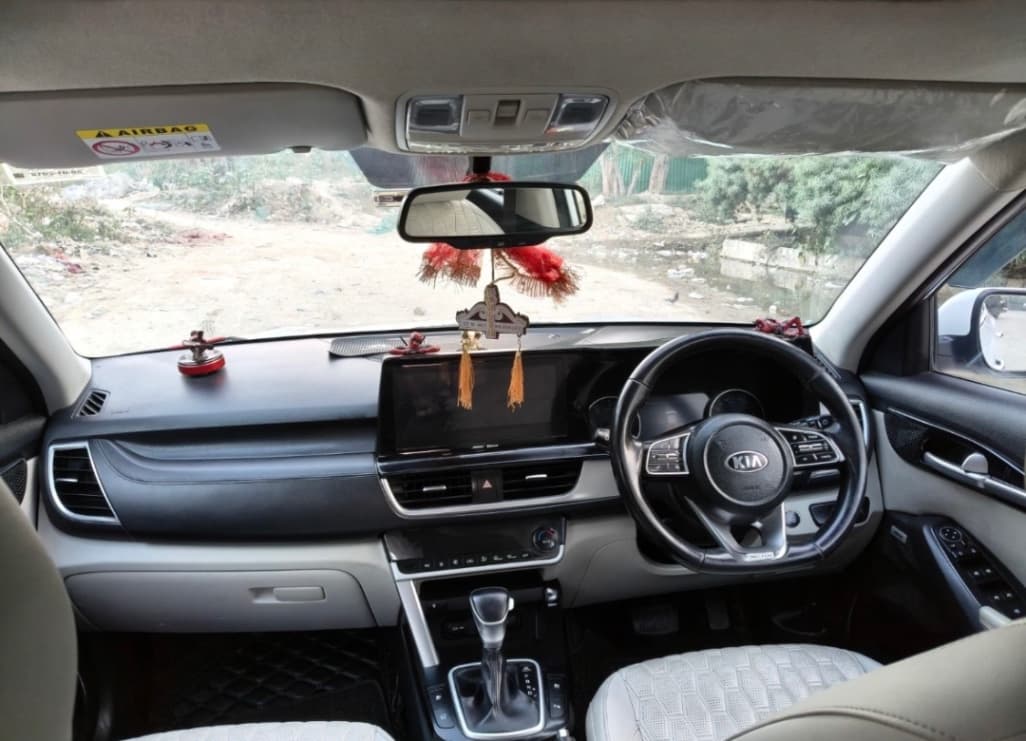 INTERIOR image for SELTOS D1.5 6AT HTX PLUS | Hooter