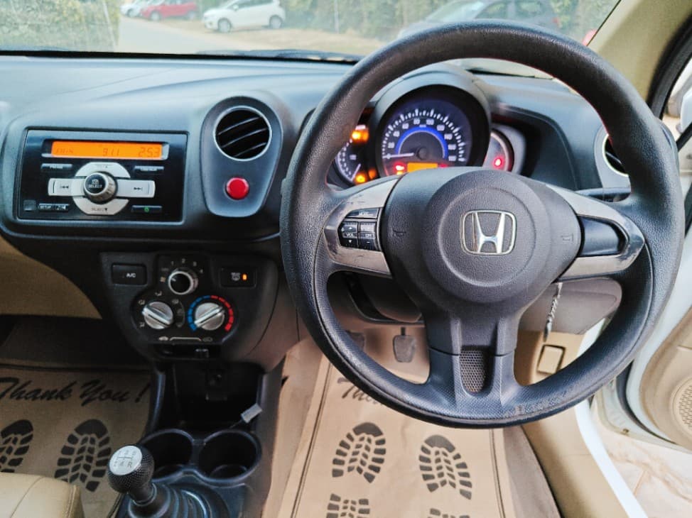INTERIOR image for Brio [2013-2016] | Hooter