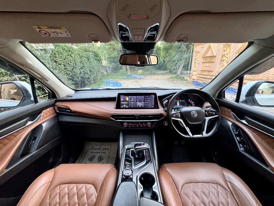 INTERIOR image for GLOSTER DE 4X4 6 SEAT SAVVY | Hooter