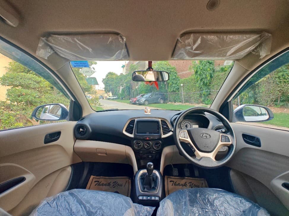INTERIOR image for Santro | Hooter