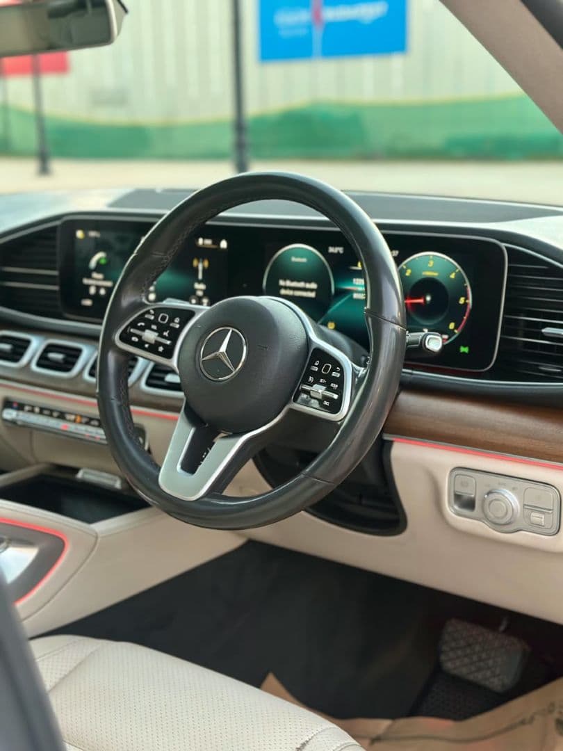 INTERIOR image for GLE | Hooter