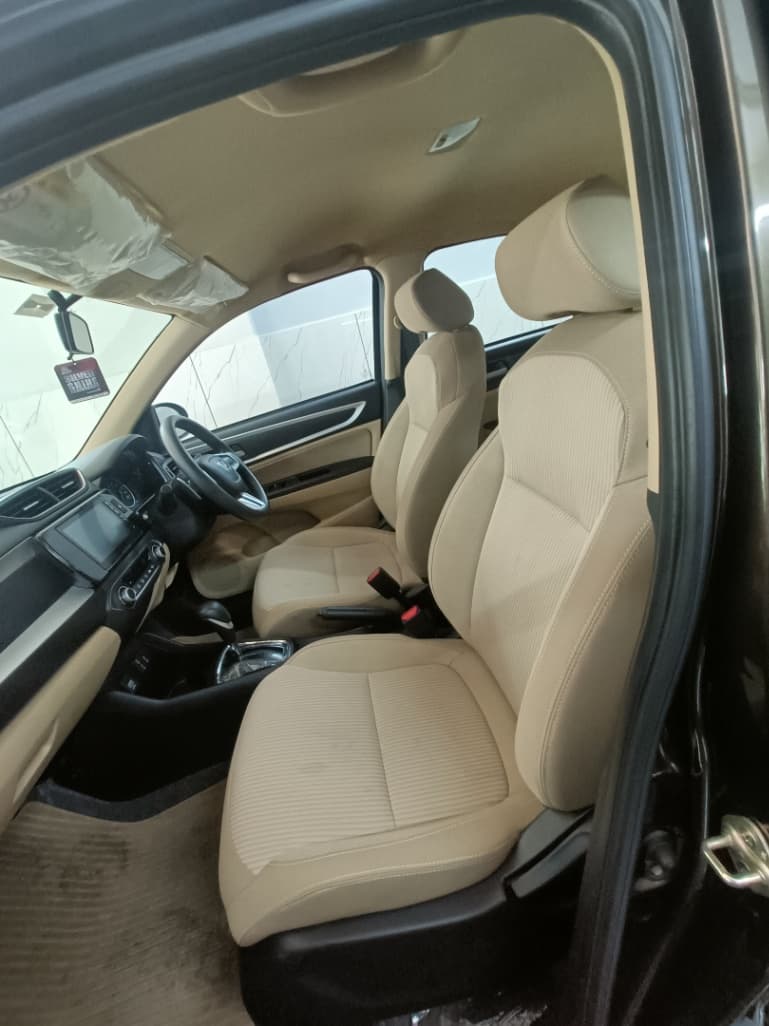 INTERIOR image for AMAZE RDE VX CVT (I-VTEC) | Hooter