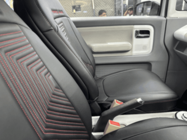 INTERIOR image for COMET EV PLAY | Hooter