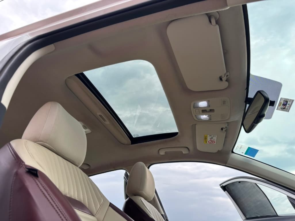 INTERIOR image for Verna | Hooter