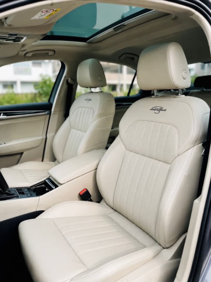 INTERIOR image for SUPERB L&K 2.0 TSI AT | Hooter