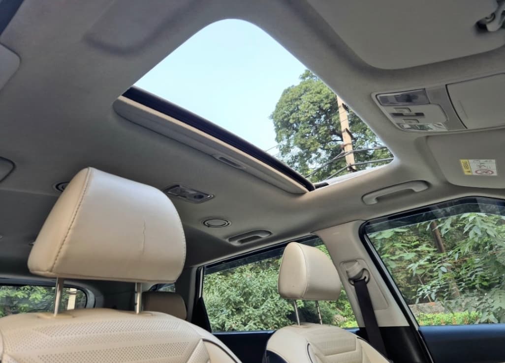 INTERIOR image for Carens | Hooter