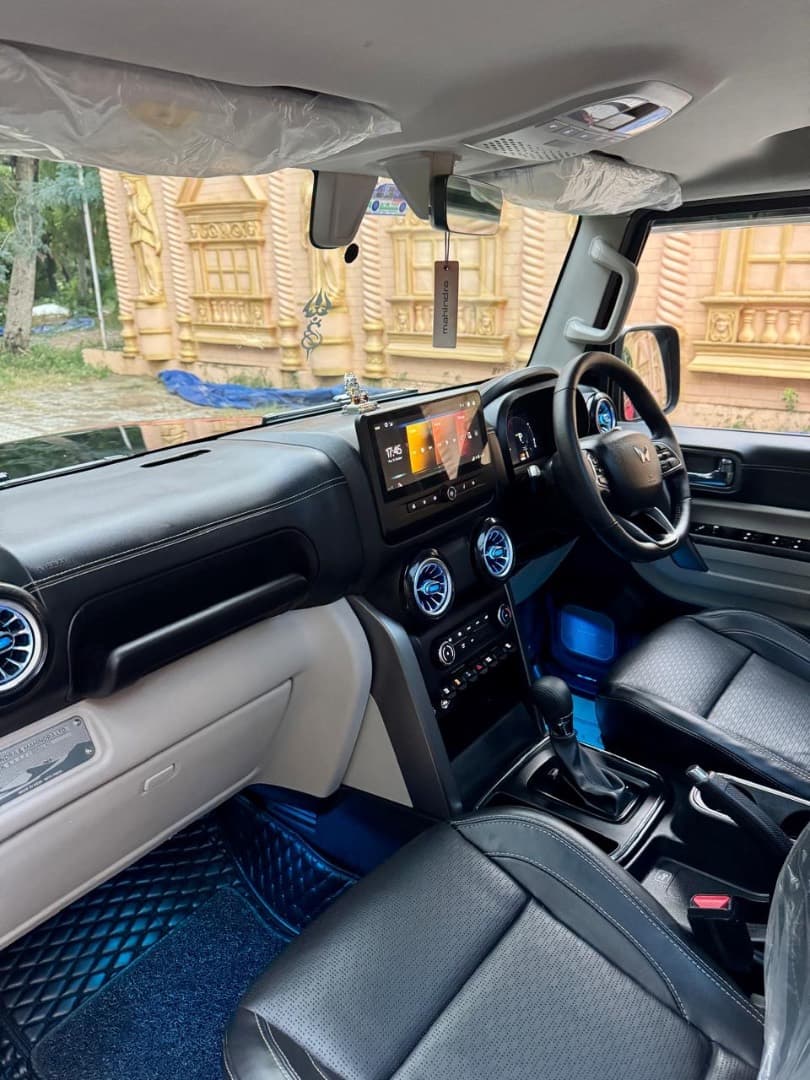 INTERIOR image for THAR ROXX STAR EDN D AT RWD | Hooter