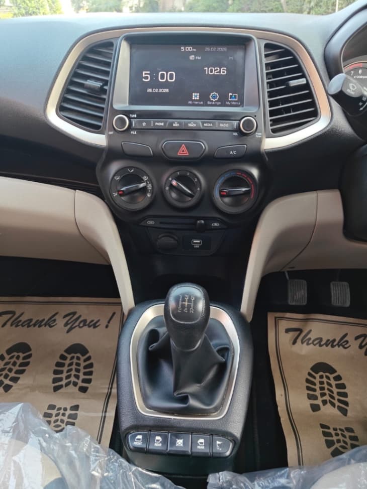 INTERIOR image for Santro | Hooter