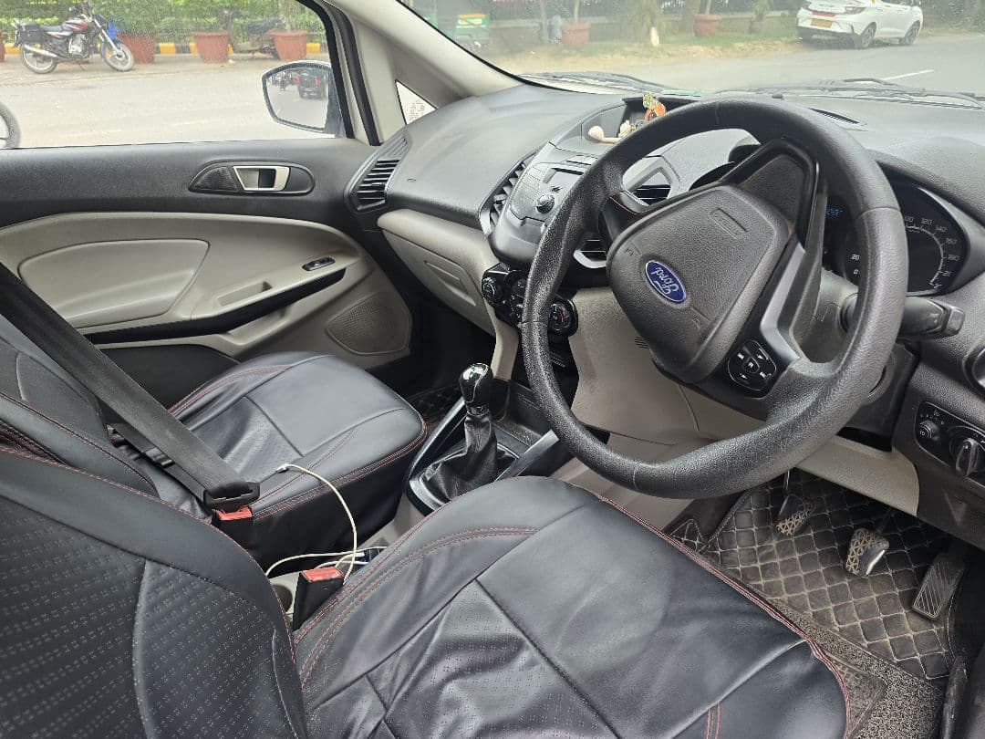 INTERIOR image for FORD ECOSPORT 1.5 DIESEL TREND | Hooter
