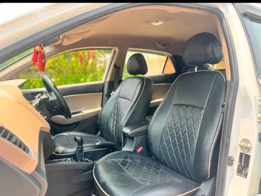 INTERIOR image for I20 MAGNA EXECUTIVE | Hooter