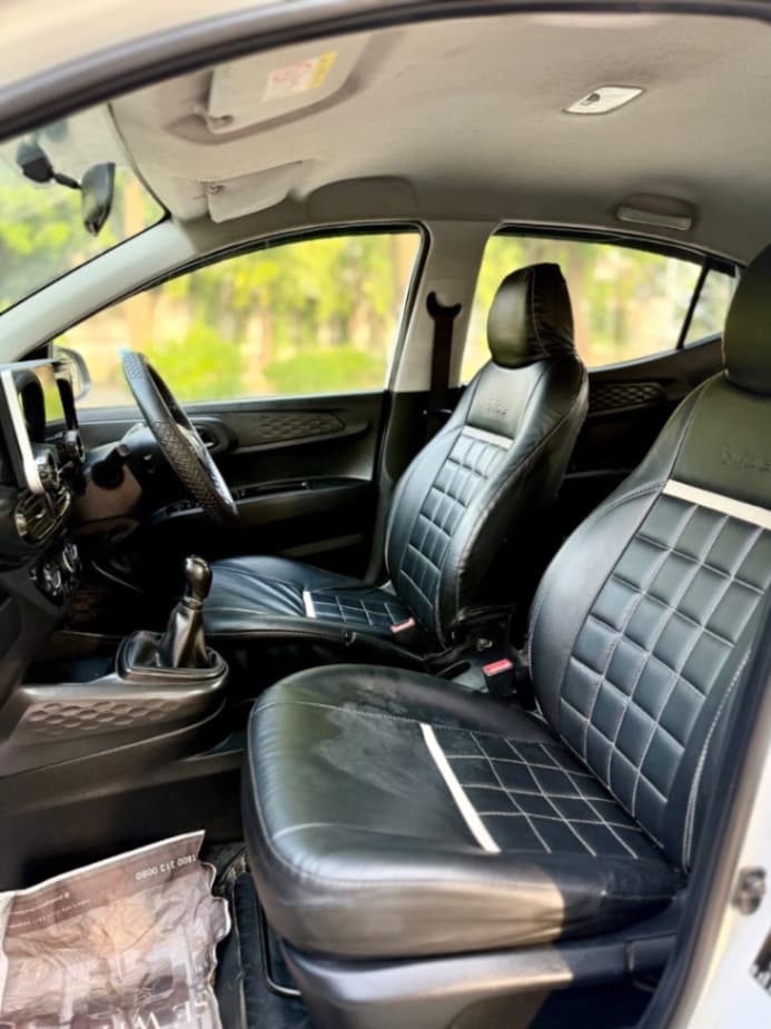 INTERIOR image for GRAND I10 NIOS 1.2MT CORPORATE | Hooter