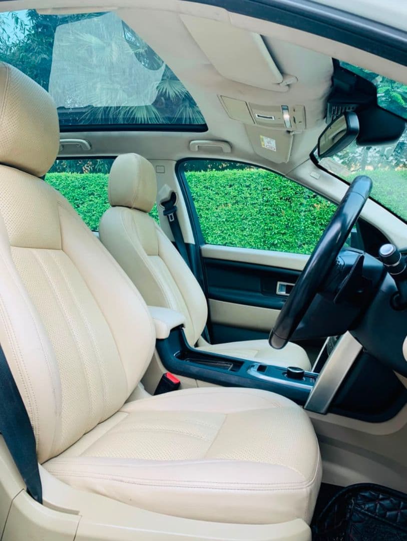 INTERIOR image for Land Rover Discovery Sport | Hooter