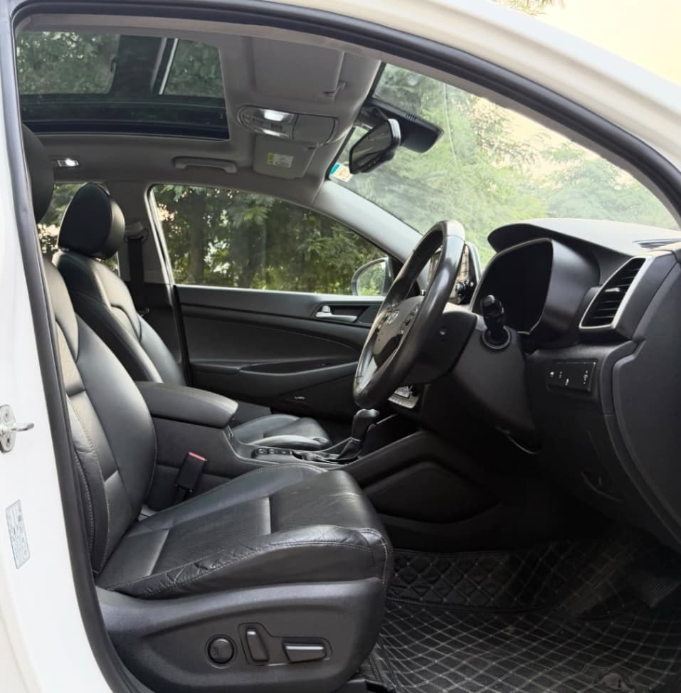 INTERIOR image for TUCSON CRDI 4WD AUTO GLS | Hooter