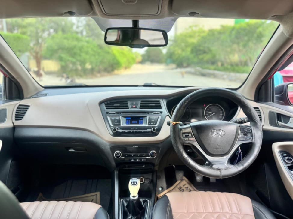 INTERIOR image for I 20 | Hooter