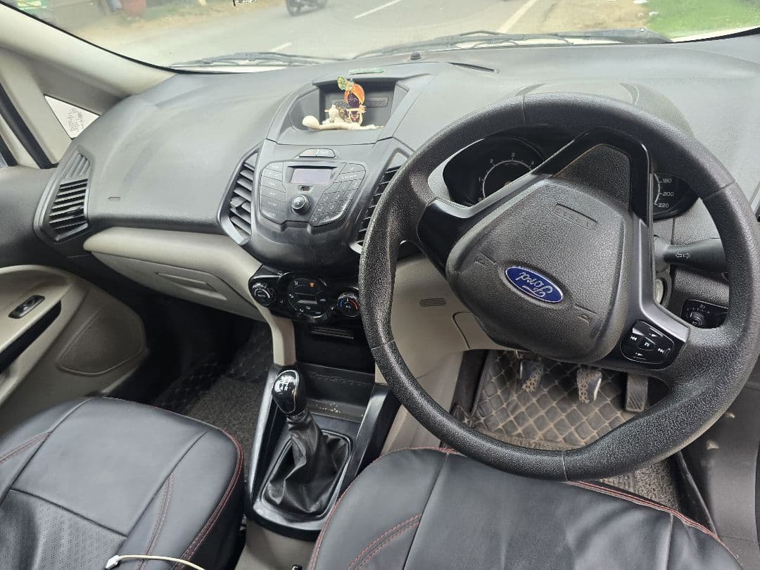 INTERIOR image for FORD ECOSPORT 1.5 DIESEL TREND | Hooter