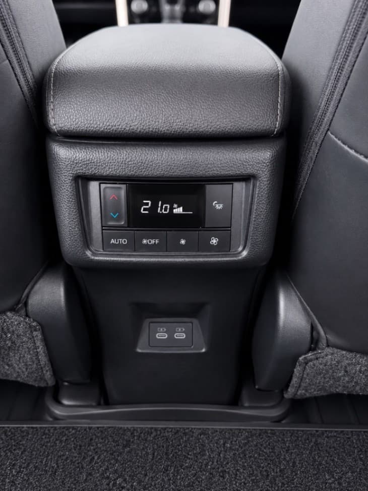 INTERIOR image for INVICTO STRONG HYBRID ALPHA+7S | Hooter
