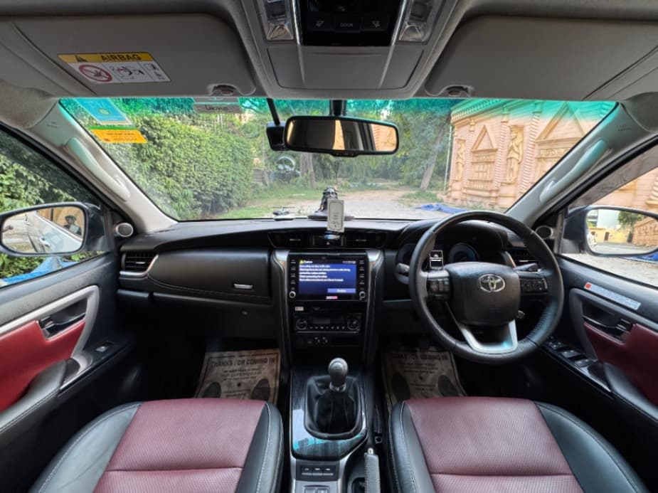 INTERIOR image for FORTUNER (LEADER EDITION, MT) | Hooter