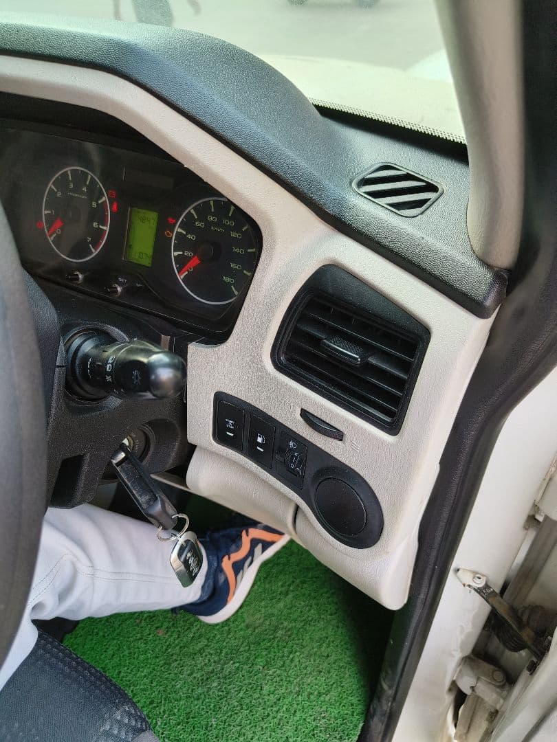 INTERIOR image for MAHINDRA SCORPIO S5 MH 2W 140 | Hooter