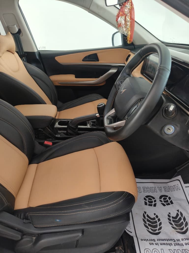 INTERIOR image for XUV700 | Hooter