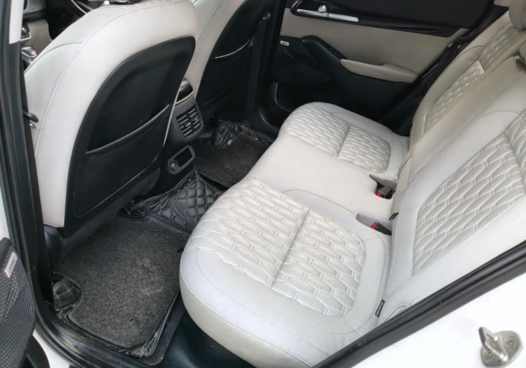 INTERIOR image for SELTOS D1.5 6AT HTX PLUS | Hooter