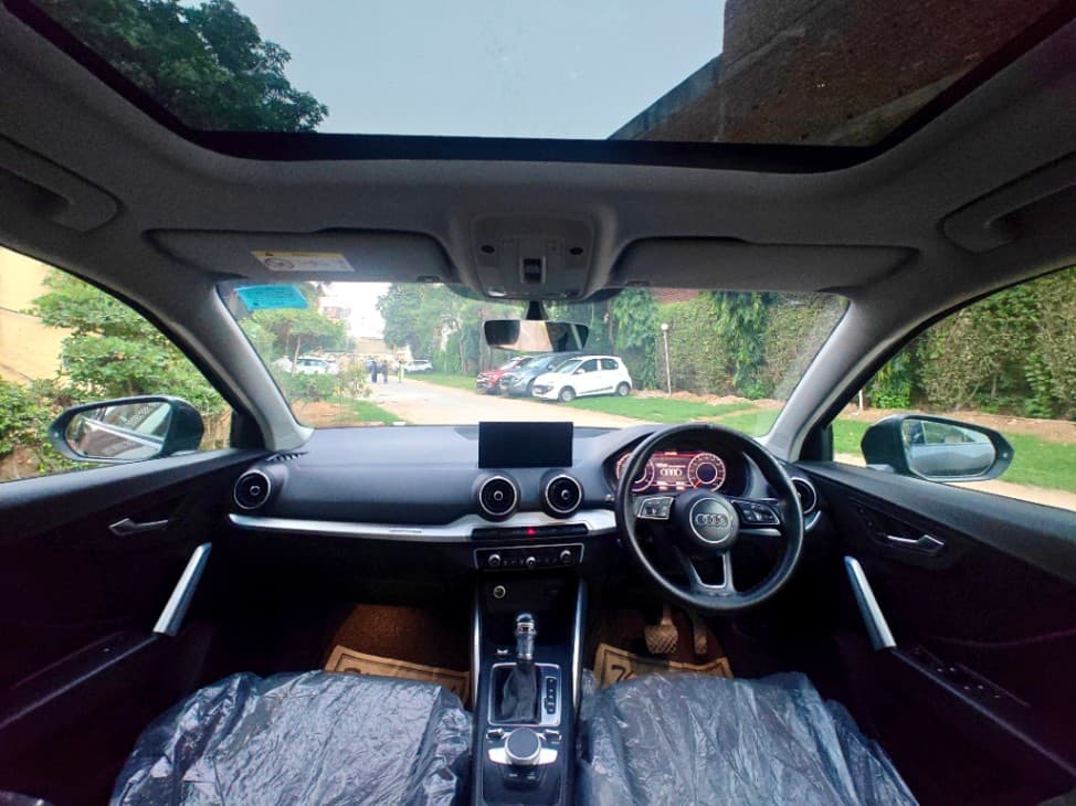 INTERIOR image for Q2 | Hooter