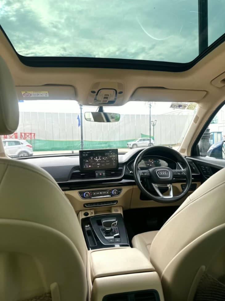 INTERIOR image for Q5 | Hooter