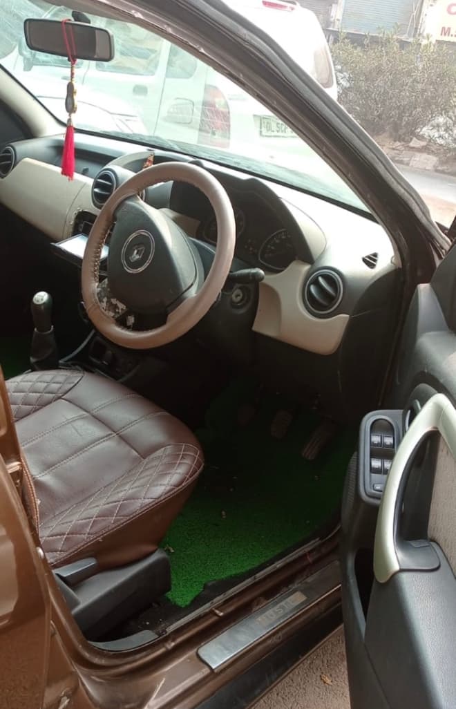 INTERIOR image for DUSTER RXL | Hooter