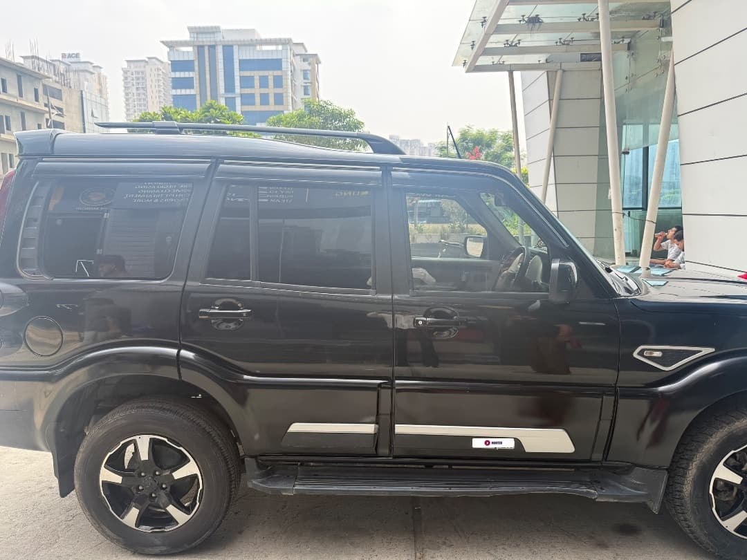 EXTERIOR image for Scorpio | Hooter