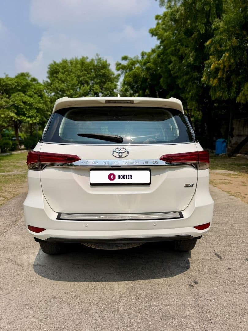 EXTERIOR image for Fortuner [2016-2021] | Hooter