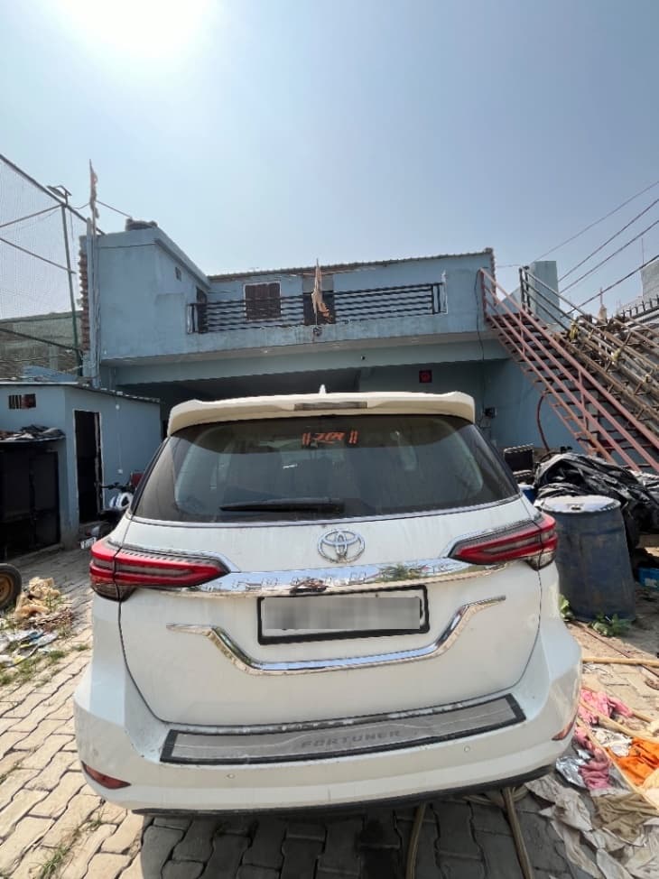 EXTERIOR image for Fortuner | Hooter