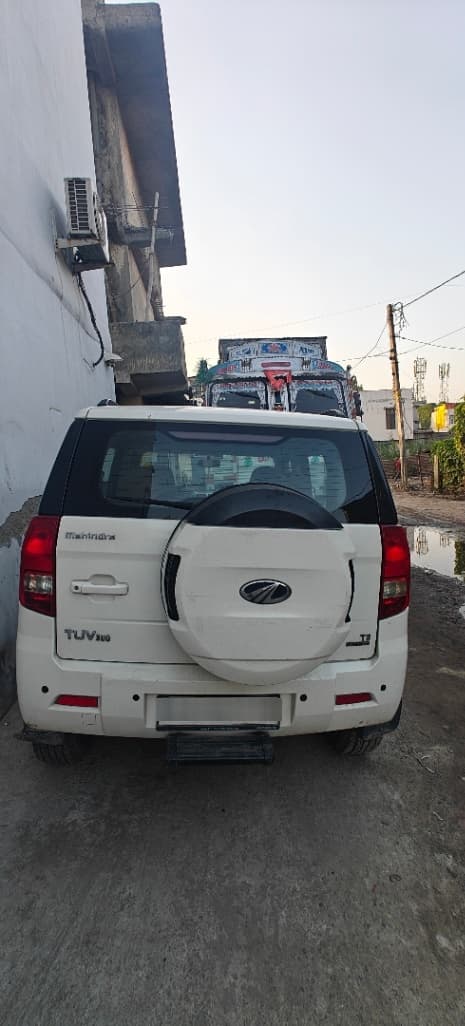 EXTERIOR image for TUV300 [2015-2019] | Hooter