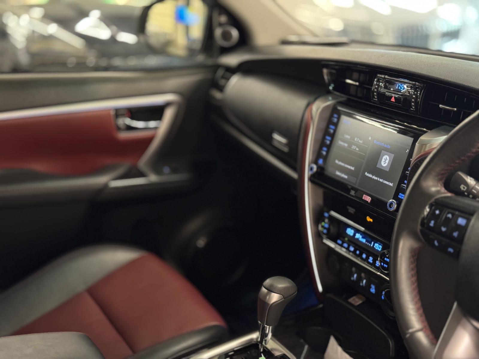 Toyota Fortuner Legender 4x4