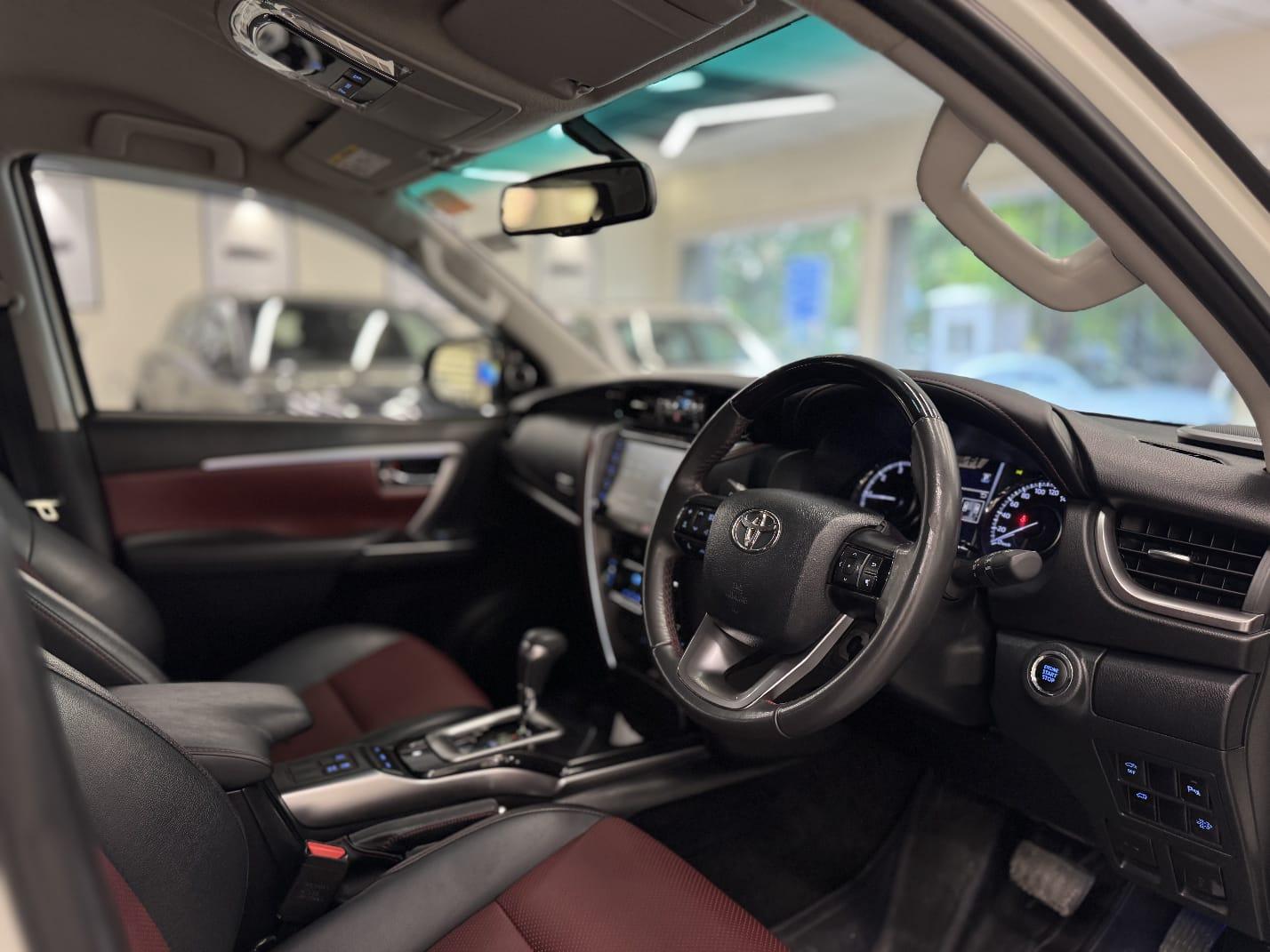 Toyota Fortuner Legender 4x4