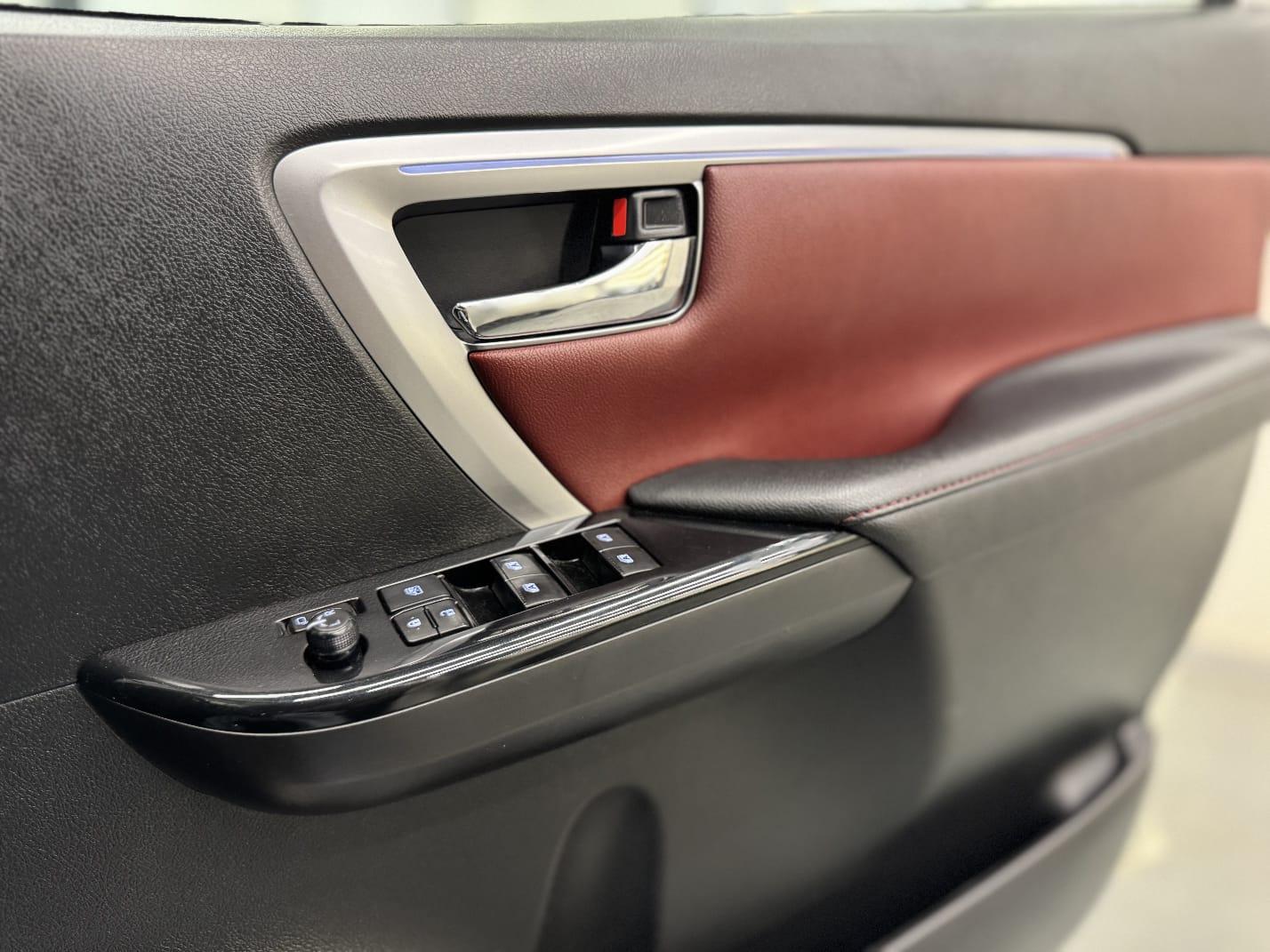 Toyota Fortuner Legender 4x4