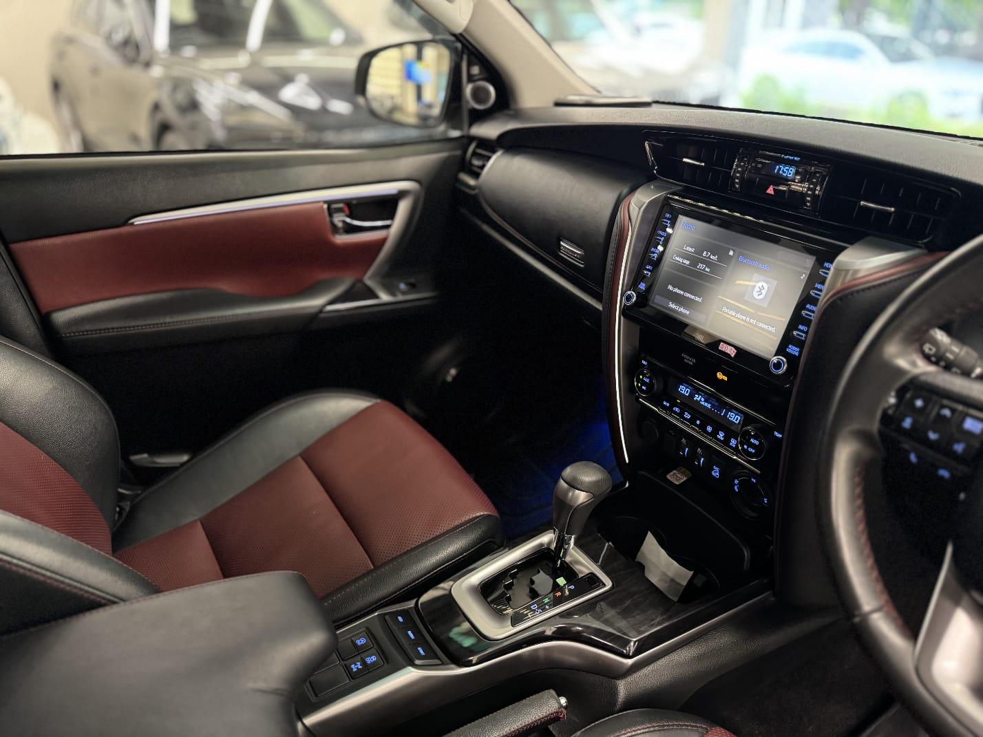 Toyota Fortuner Legender 4x4