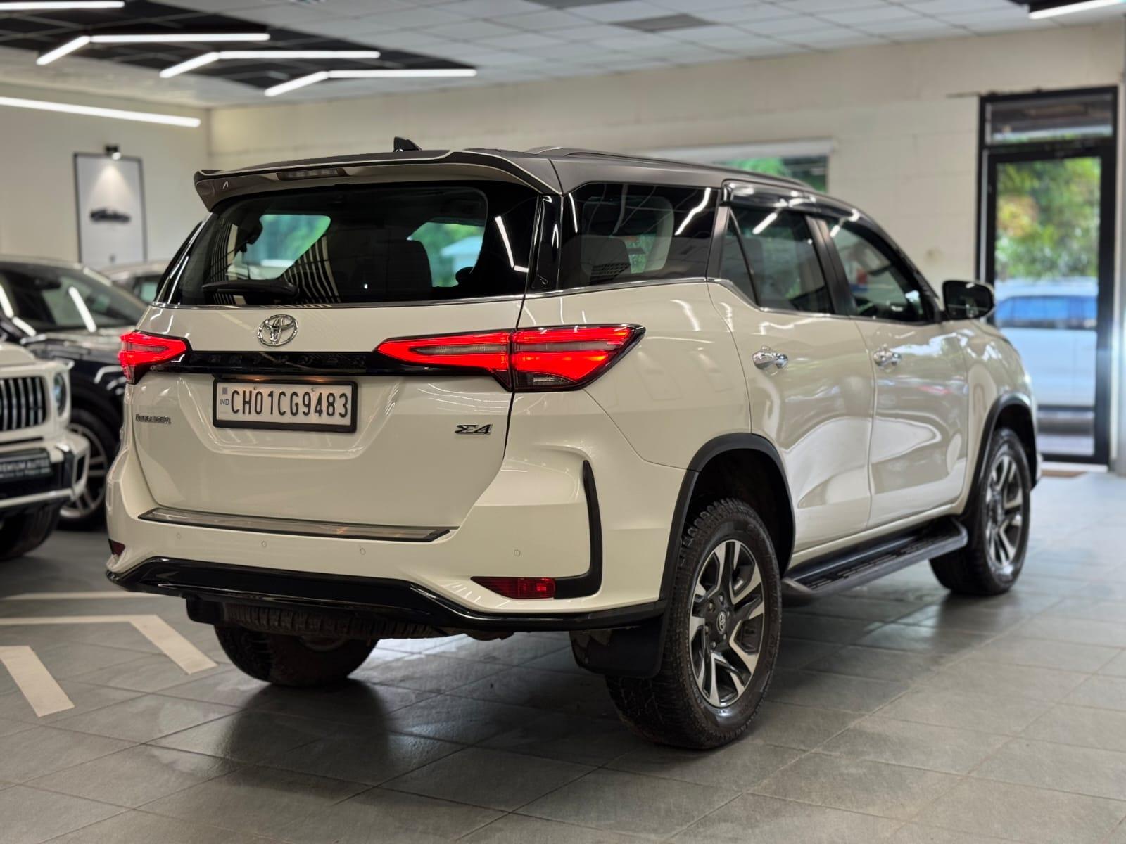 Toyota Fortuner Legender 4x4