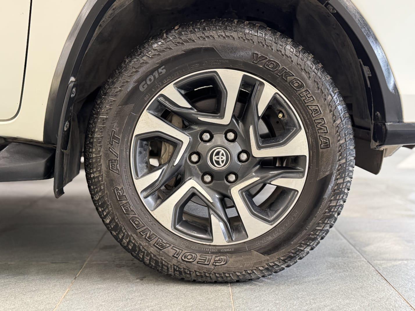 Toyota Fortuner Legender 4x4