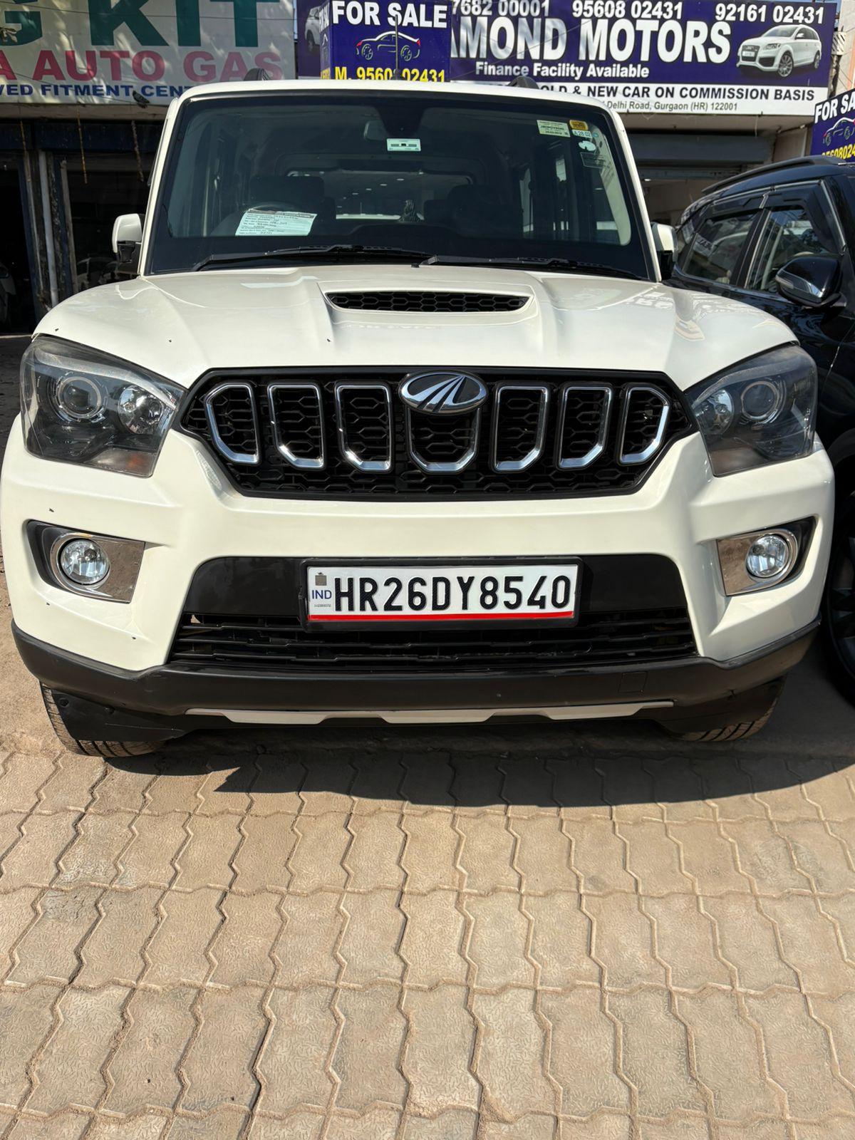 Mahindra Scorpio S11